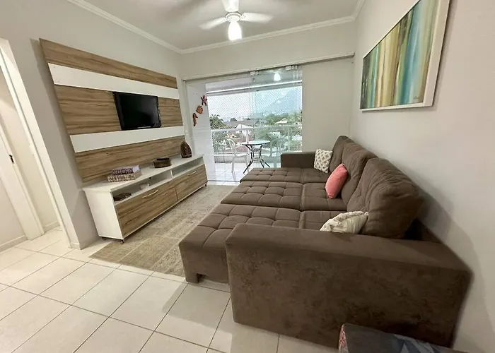 lindo na praia da enseada -